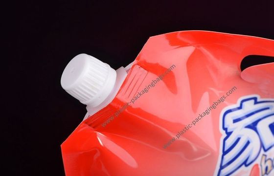 알루미늄 호일은 주둥이, 500ml/주문을 받아서 만들어진 250ml를 가진 주머니 세척액을 위로 서 있습니다